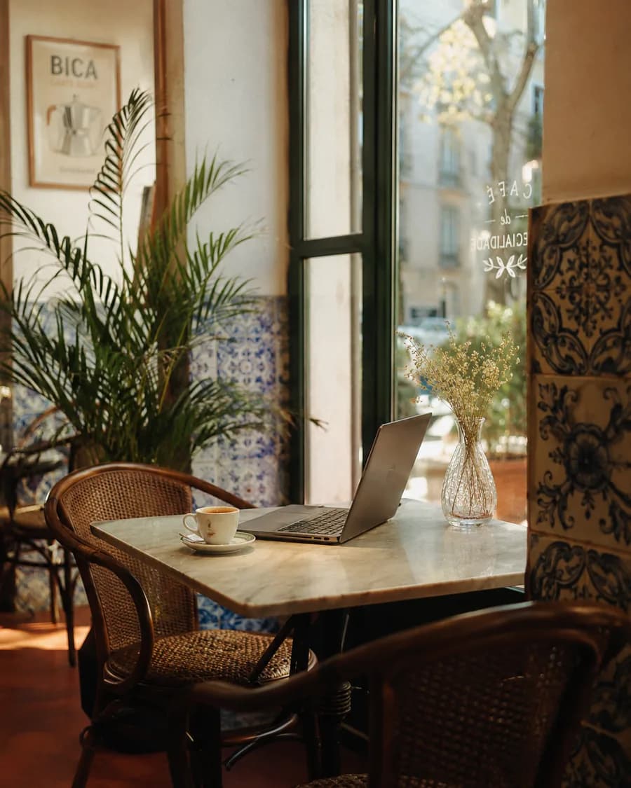 Laptop-friendly cafe in Lisbon